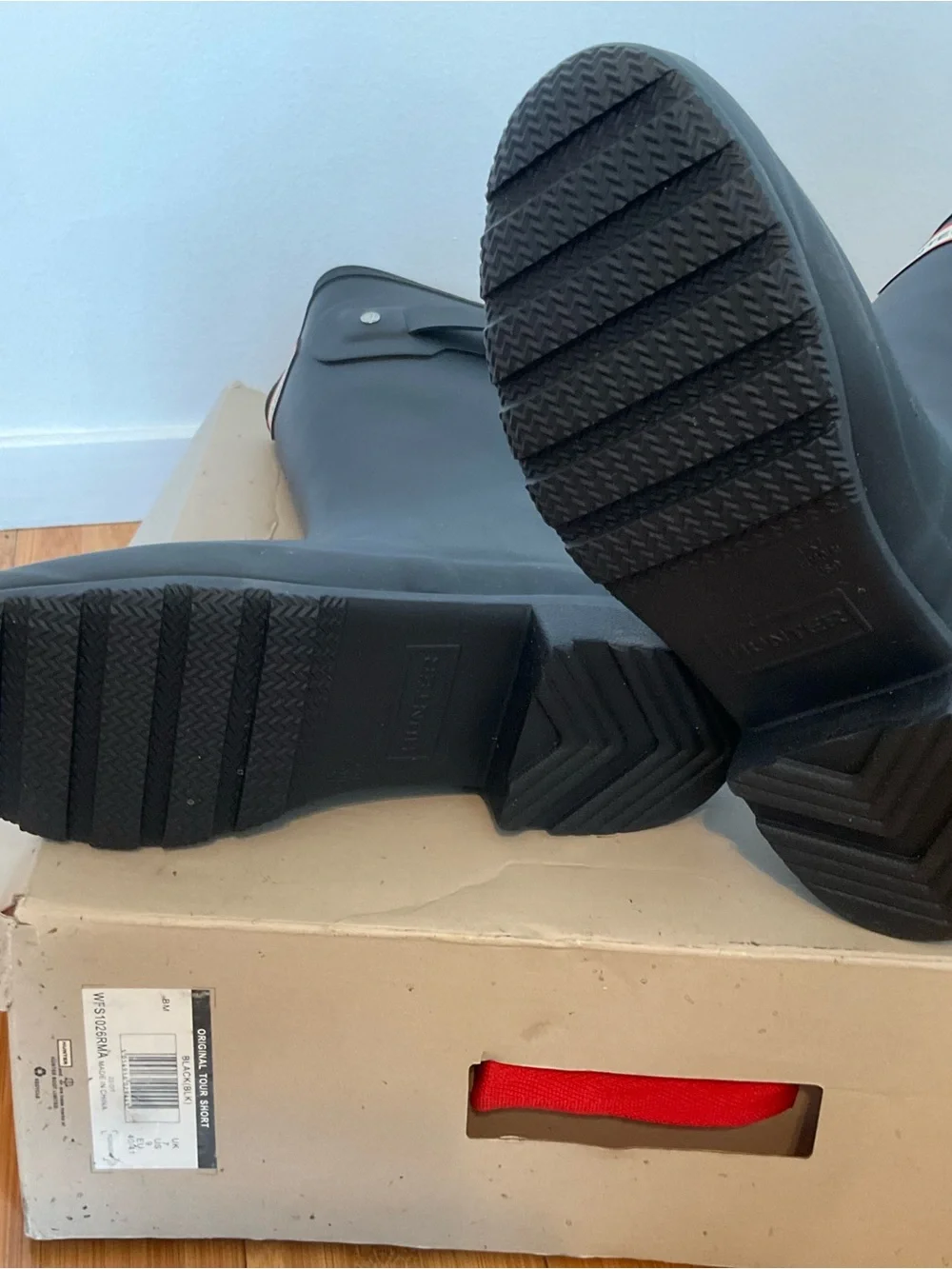 Hunter Black Short Rain Boots - Picture 4 of 10